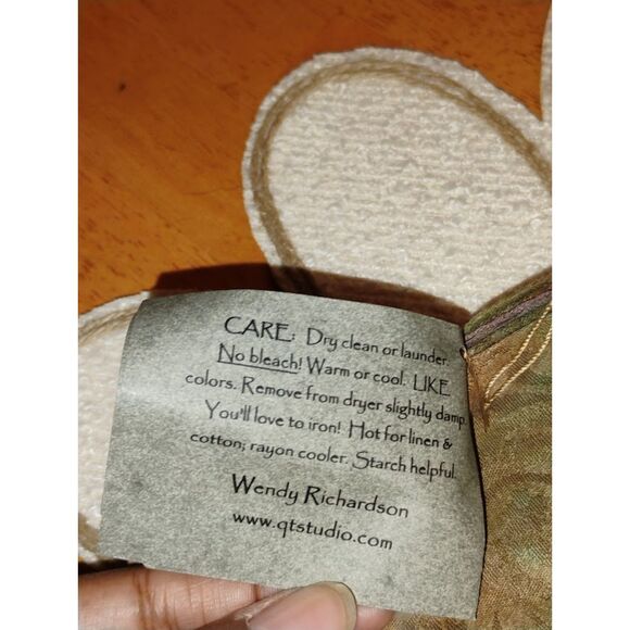 NEW 4 Napkins Rayon Blend Hand-Dyed Sustainable Lunch/Dinner 22" x 24" QT Studio - Picture 4 of 6